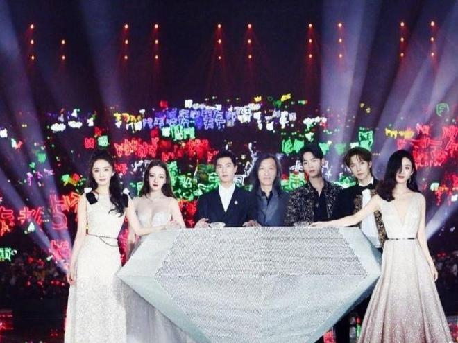 星光大赏与赵丽颖唐嫣同台翁青雅可惜了凯发K8国际娱乐《心动7》孙乐言加盟