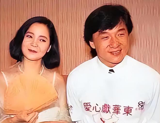 紧抱美女徒弟在美国庆生举止亲密关系不一般凯发k8国际娱乐首选71岁成龙近照曝光：(图12)