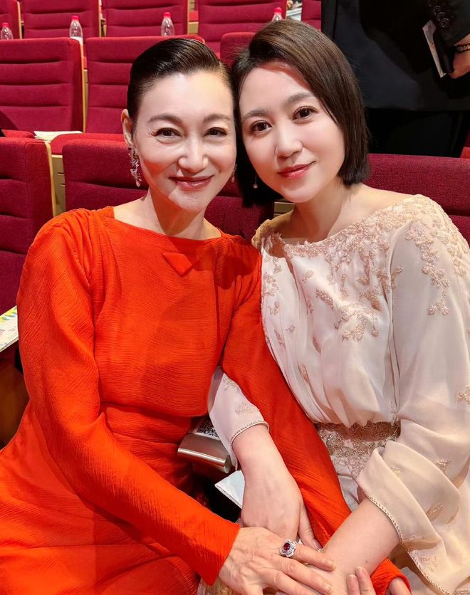 “当打之年”不拼位置就给别人了凯发国际K8惠英红：65岁正是(图11)