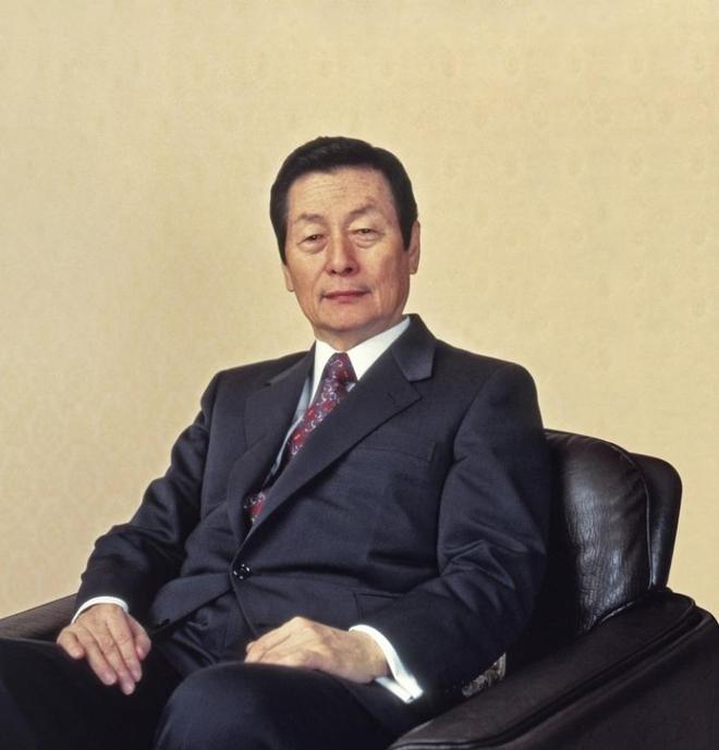 共享”同一女星亲兄弟为财权内斗互撕凯发国际韩国财阀家族丑闻：父子“