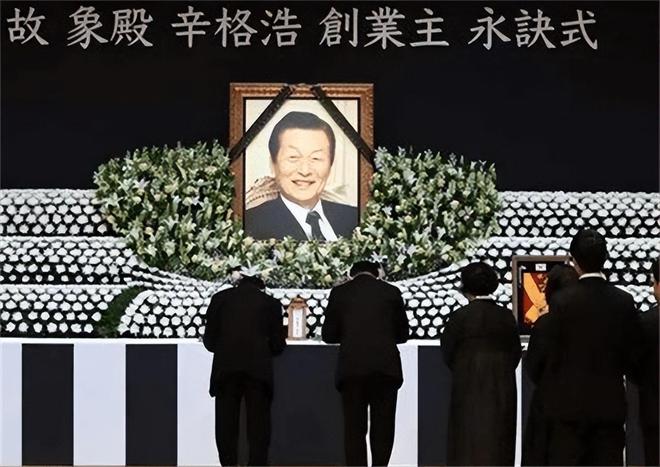 共享”同一女星亲兄弟为财权内斗互撕凯发国际韩国财阀家族丑闻：父子“(图4)