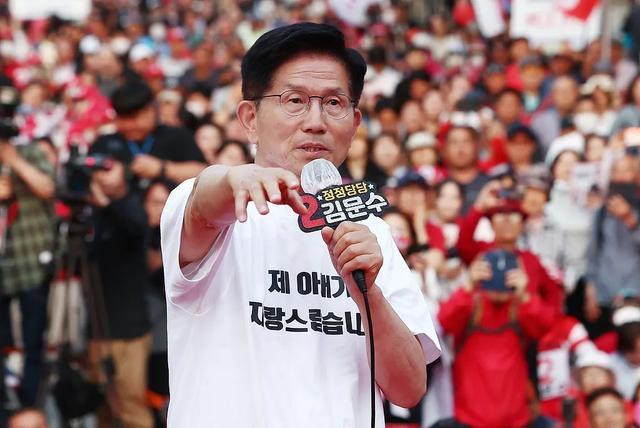 来总统选举：三强对决李在明领跑K8凯发集团半年动荡后韩国迎(图3)